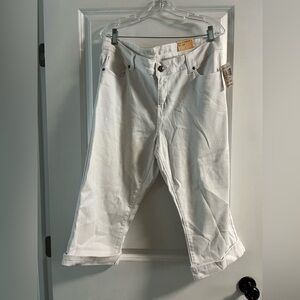 dressbarn Women’s White Jean Capris -  Casual Denim